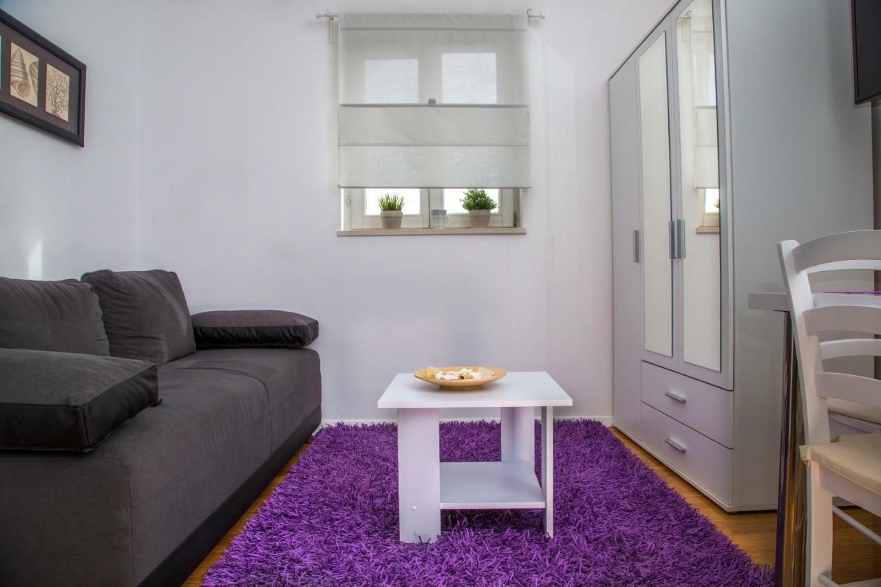 Victoria Apartment