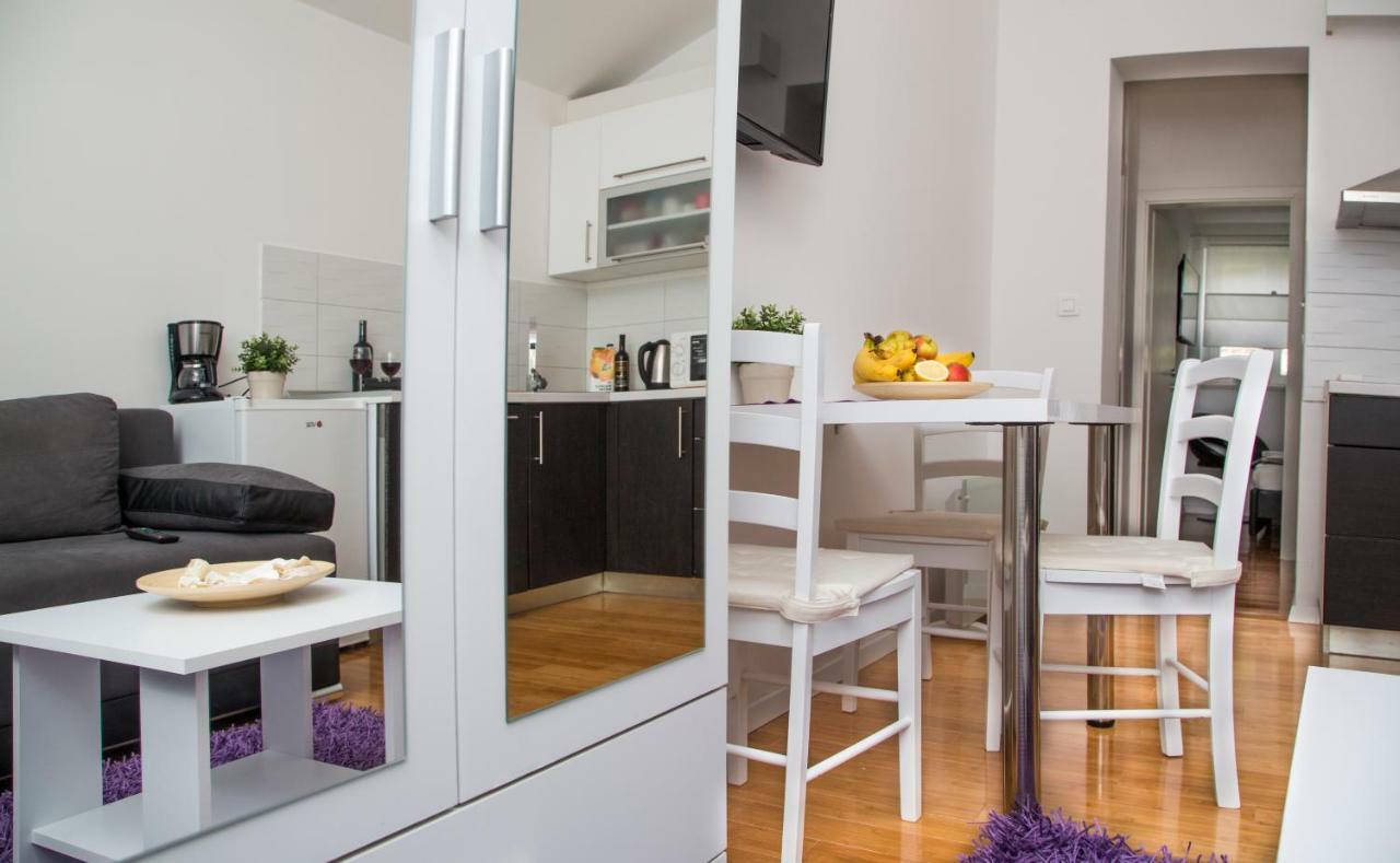 Victoria Apartment *